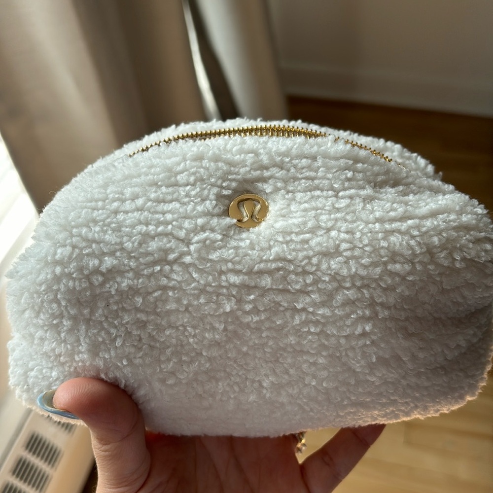 lululemon feeling ready pouch mini fleece